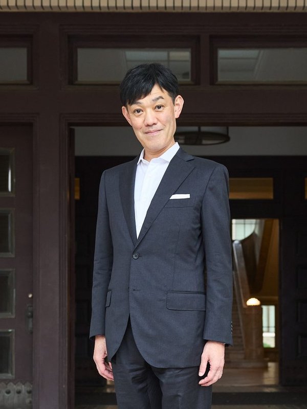 栗木 契 氏